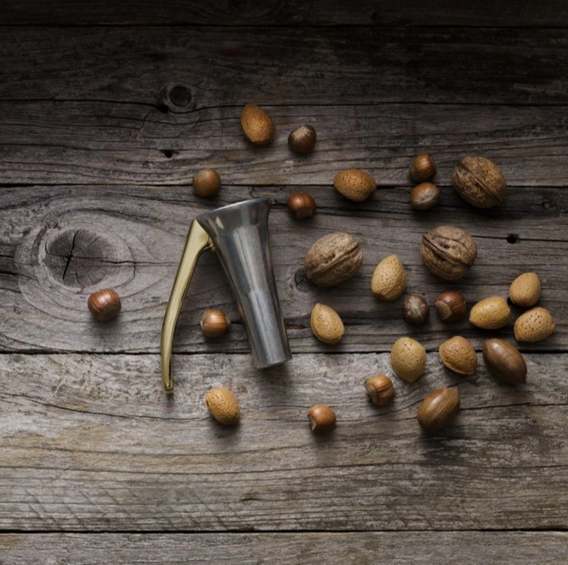 OLUSDZLA luskáčik zink zlato orechy