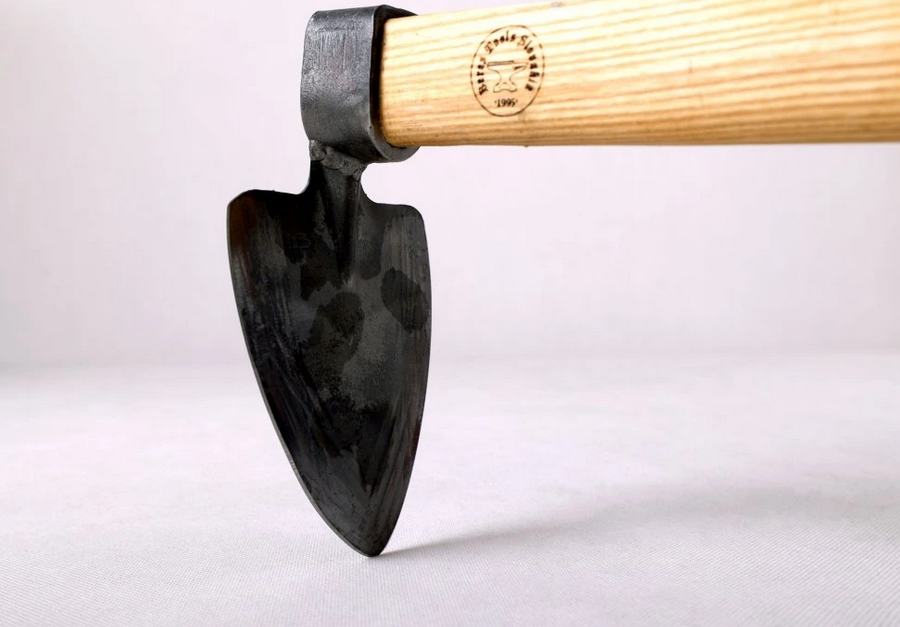 Motyka ručne kovaná špicatá, úzka